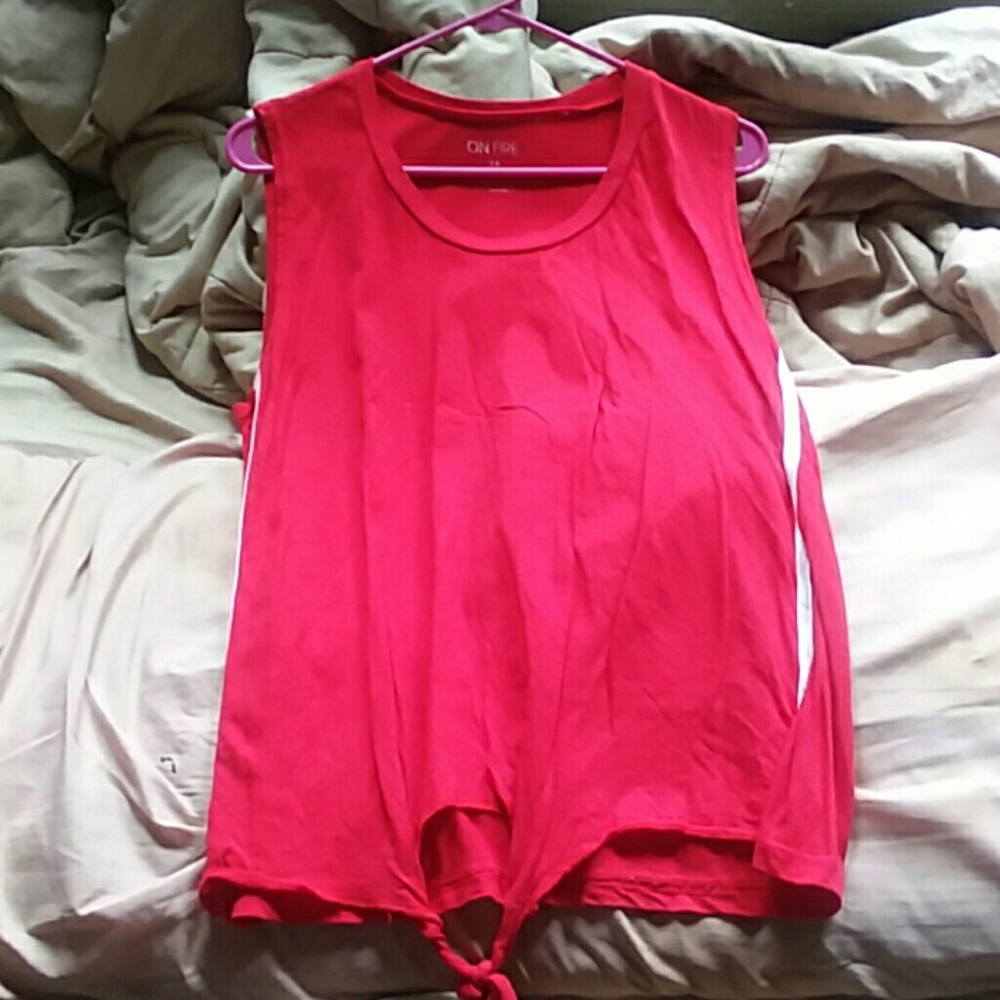 sleeveless tshirt